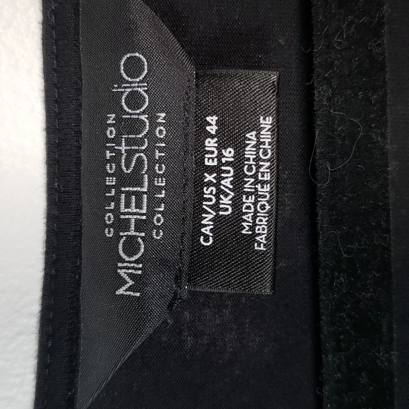 ๐งโ๐10/10๐งโ๐Michel studio collection floral flowy tee with knotted front - Picture 4 of 7